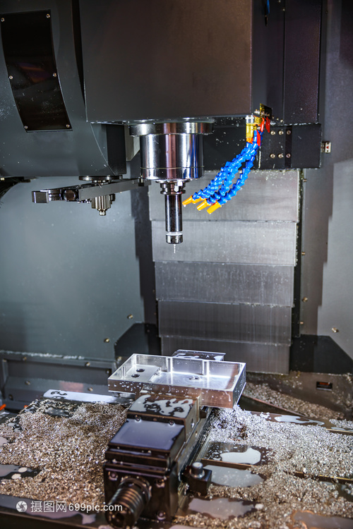 景深挑戰下的真實與模糊 金工數控銑床與現代金屬加工的技術探索